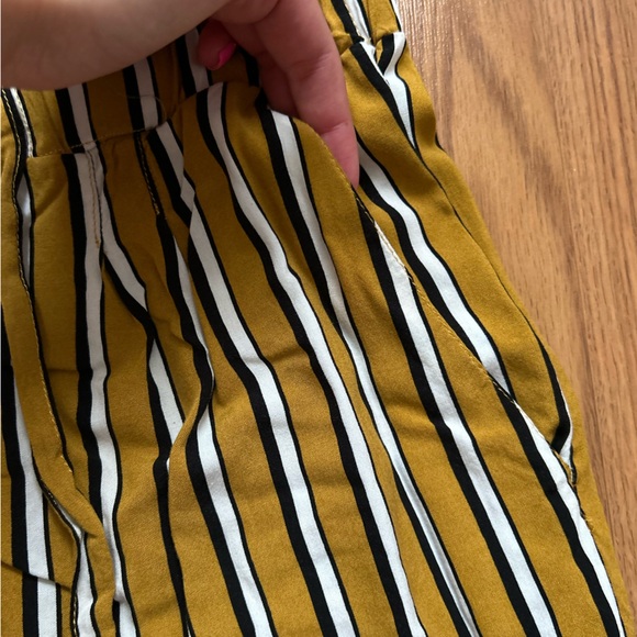 Yellow Striped Flowy Summer Shorts with Pockets - Picture 4 of 4